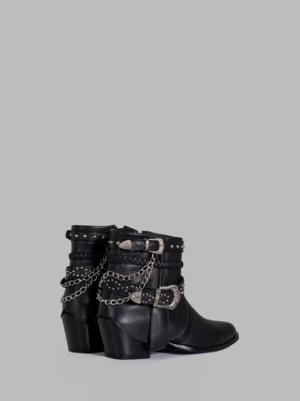 GIA - Image 2